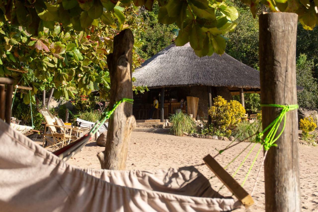 Mufasa Eco Lodge Monkey Bay 外观 照片